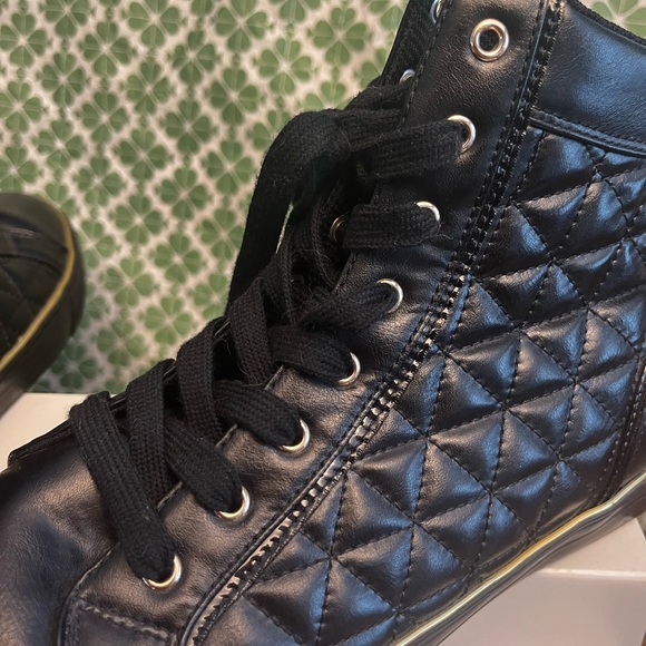 Guess Mens High Top Sneakers W/ Black Faux Leather!! - Picture 5 of 14